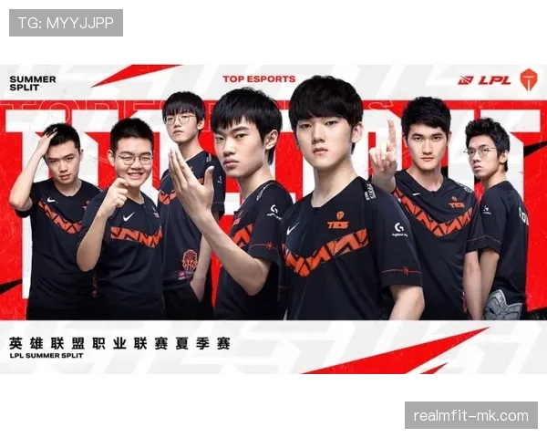 邓文林神勇扑救助越南队锁定胜局，状态回暖彰显球队新风貌