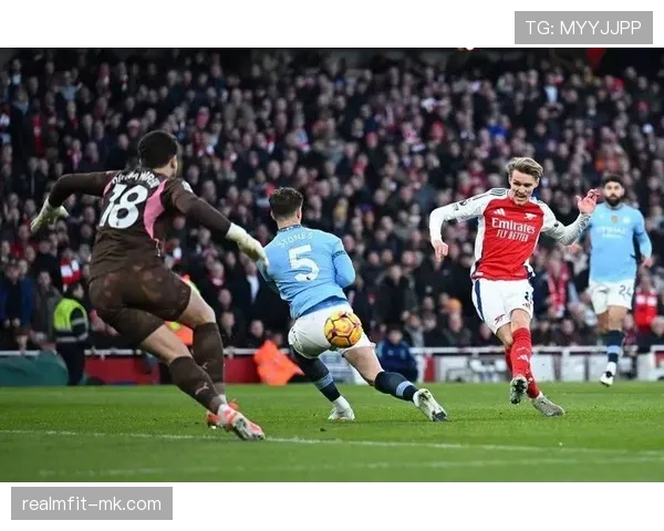 阿森纳依赖战术僵化？争冠梦碎暴露球队无解中锋危机的根源